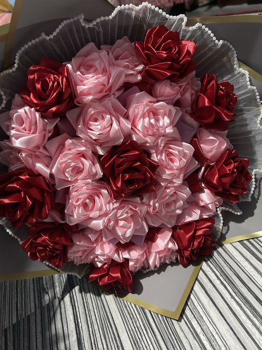 Trandafiri din Satin