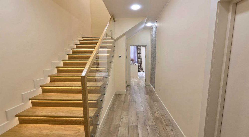 Продам 4/8/8 дюплекс с классическим ремонтом. ор-р гостиница GrandMir"