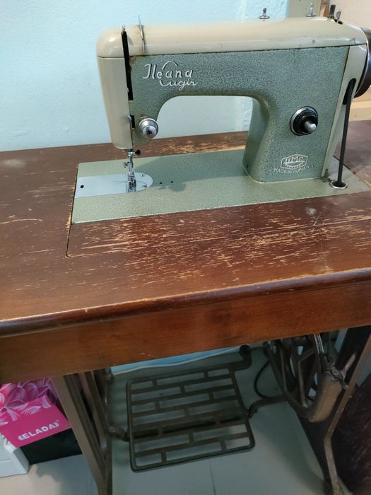Vând mașină de cusut Ileana.
