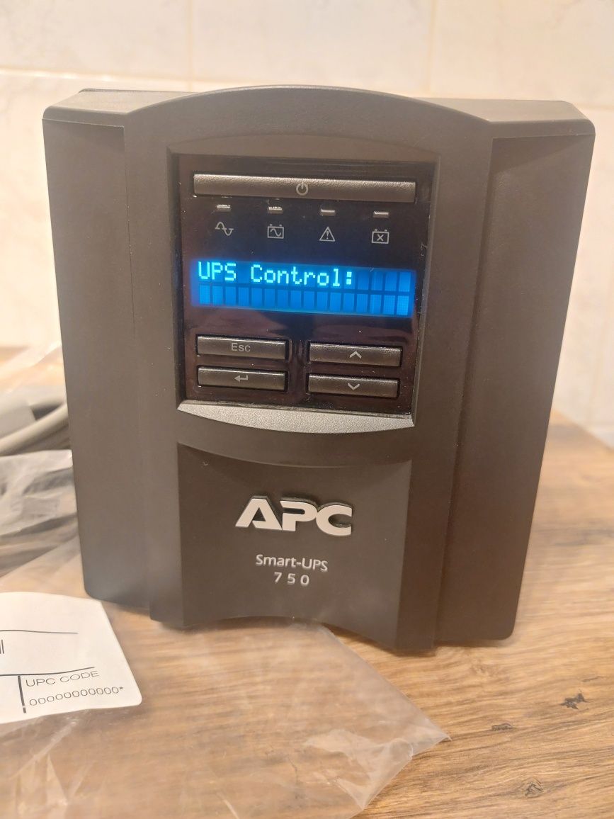 APC Smart-UPS 750