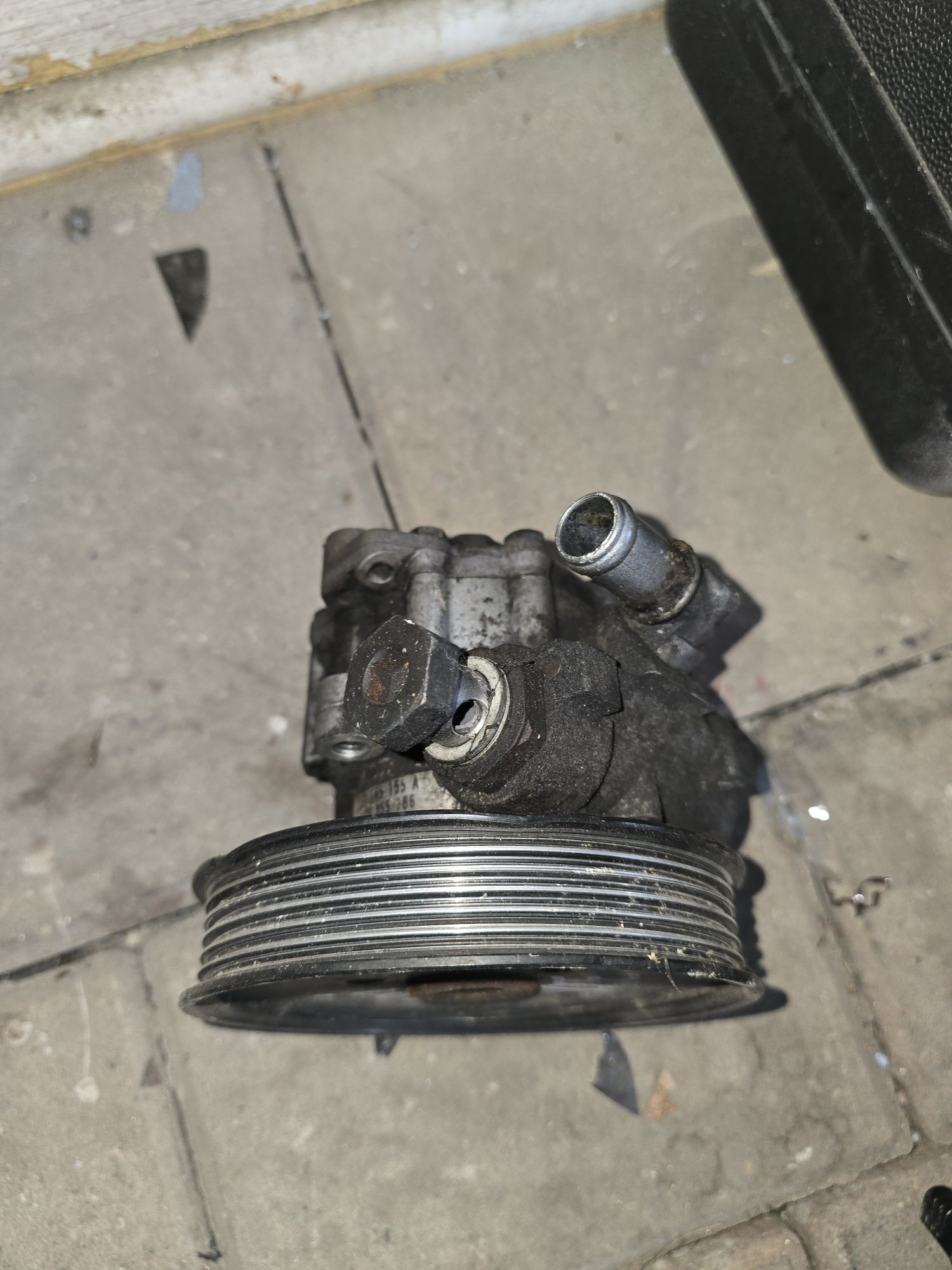 Pompa servo direcție audi   3.0tdi 2.7 tdi