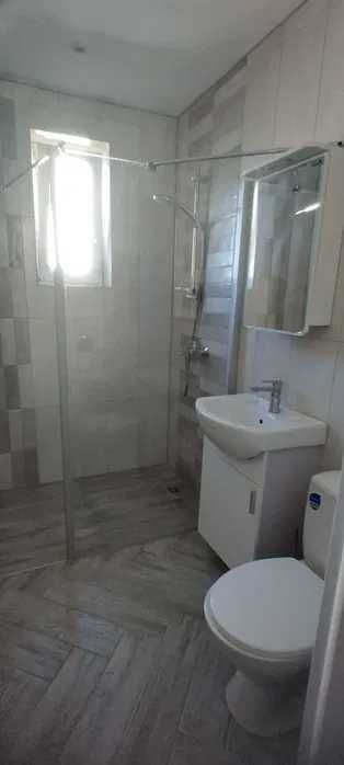 Дава се под наем Тристаен апартамент в София, Толстой - 70 кв.м за 700 € - Снимка #1