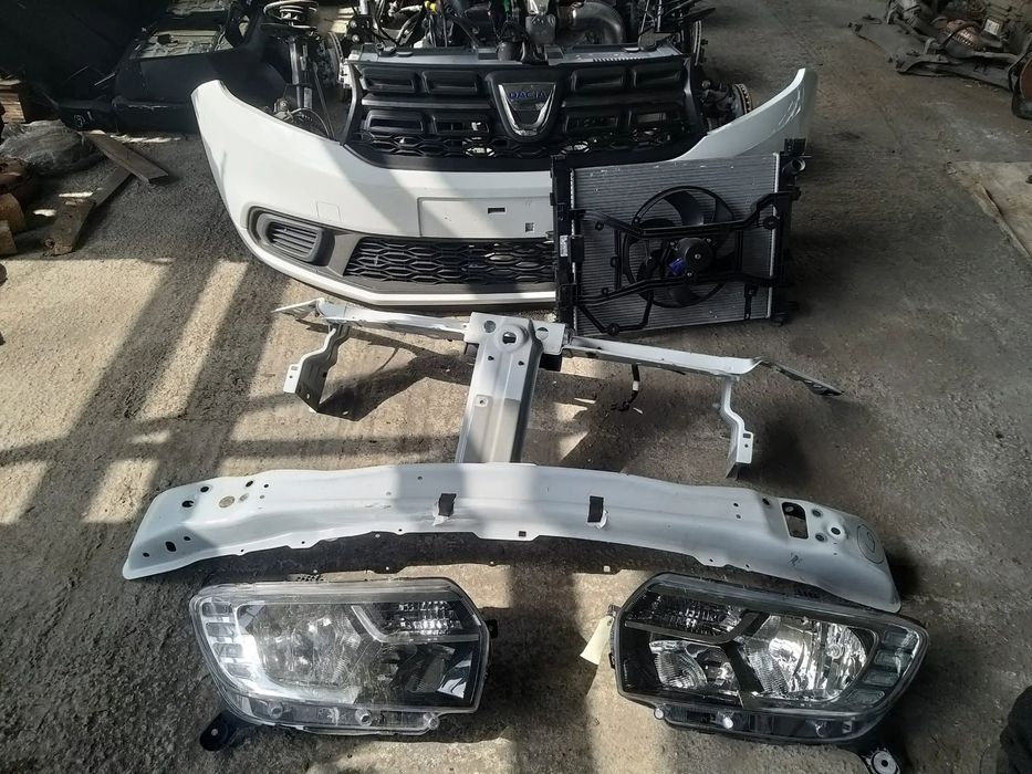 Vand Fata Completa pentru Dacia Sandero 2 an dupa 2019 , 1.0 Beznina, Alb
