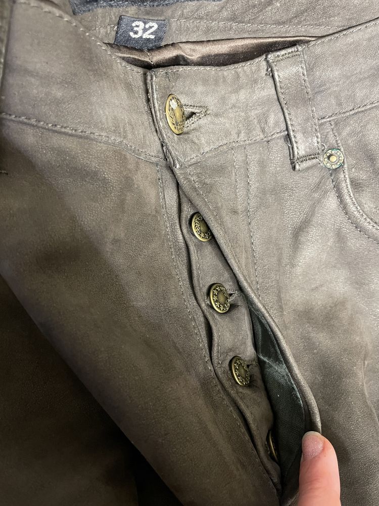 Pantaloni barbati piele naturală 32