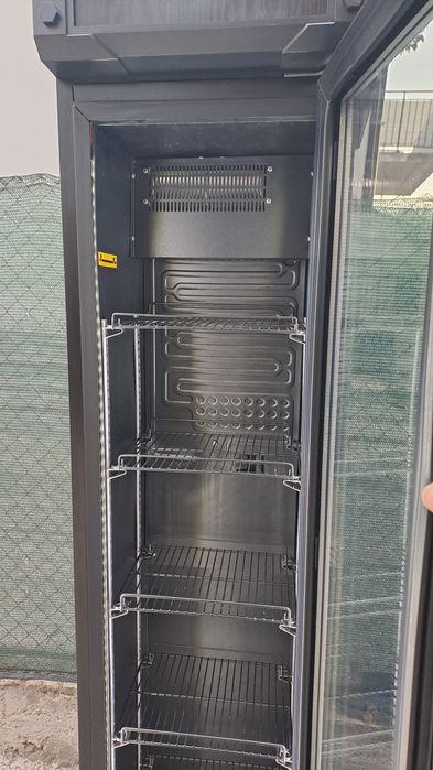 Хладилна витрина