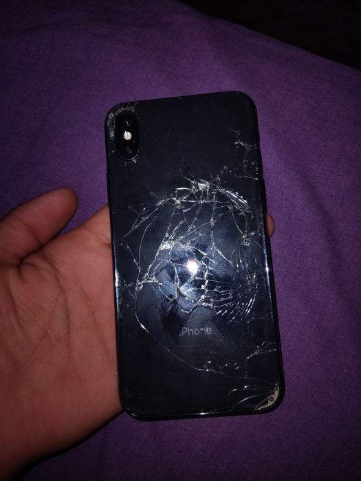 Vând iph x display nou nu se mai aprinde,și un iph 8+ softat,500lei!!!