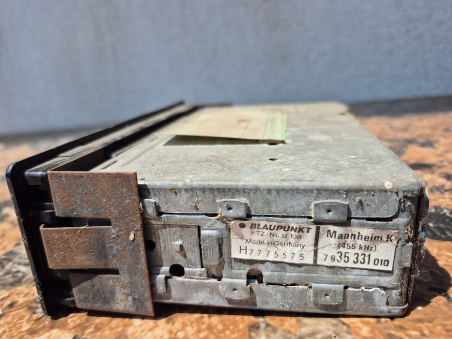 Vand Radio auto,marca Blaupunkt model auto ,made in Germany 

- HQ

-