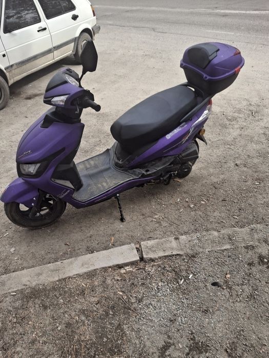 Продам скутер новый.просто стойт