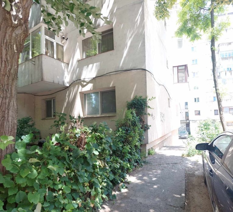 apartament 4 camere decomandat