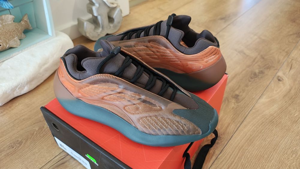 Adidas Yeezy 700 V3 Cooper Fade, Adidași pantofi sport