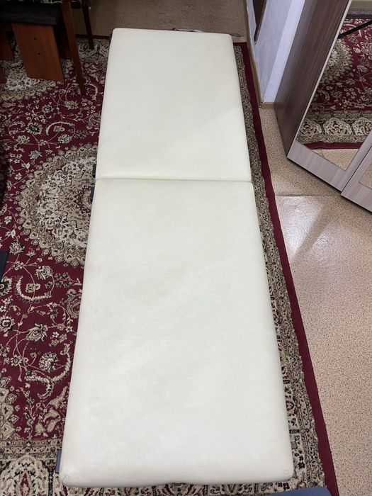 Кушетка раскладная универсальная. Есть торг