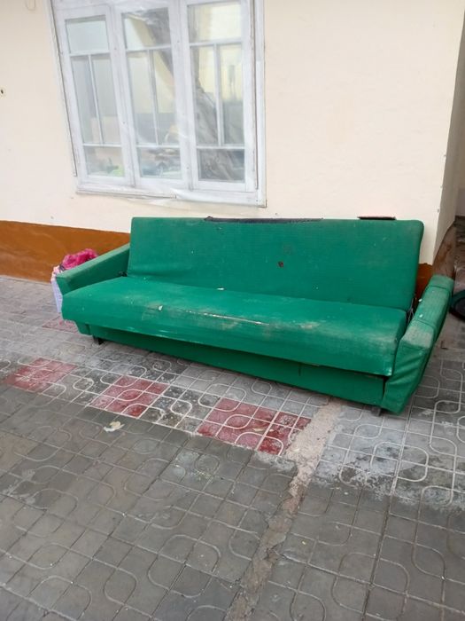 Российский диван раскладной на запчасть