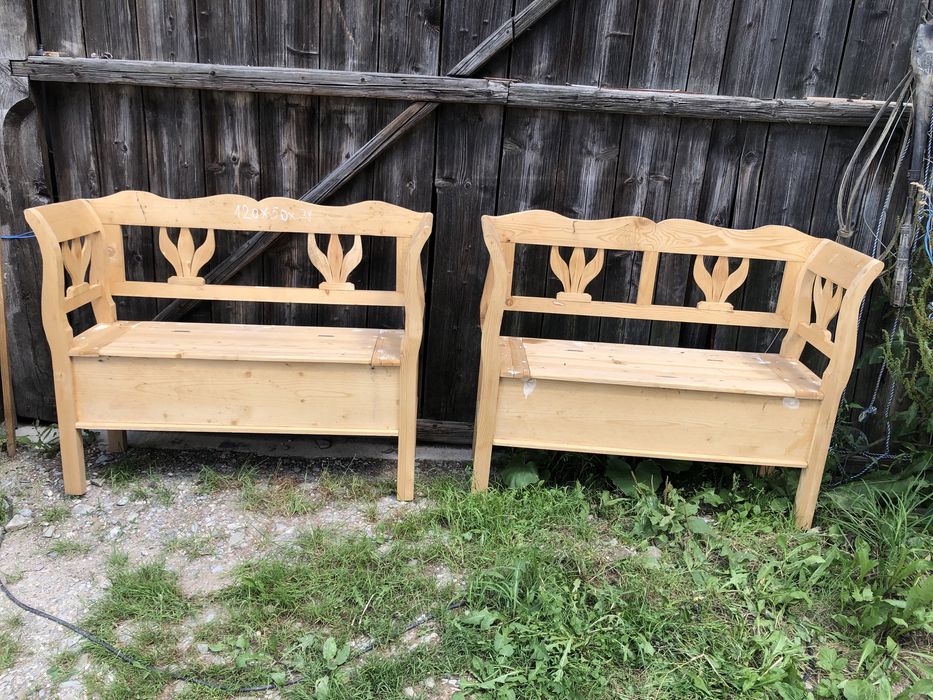 Bănci rustice vechi
