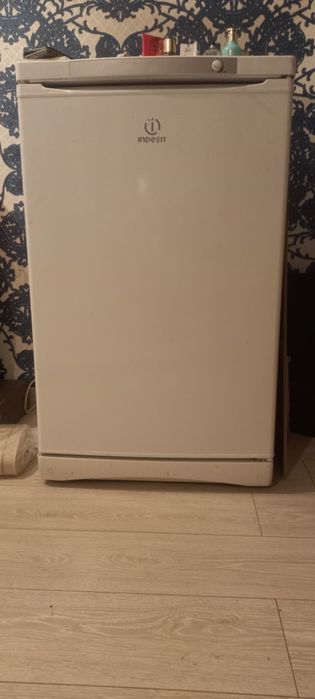 Морозильник Indesit