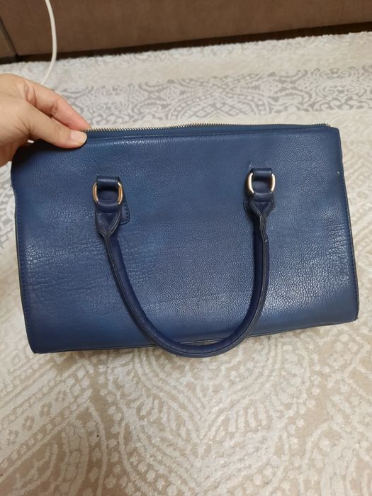 Продам женскую кожаную сумку