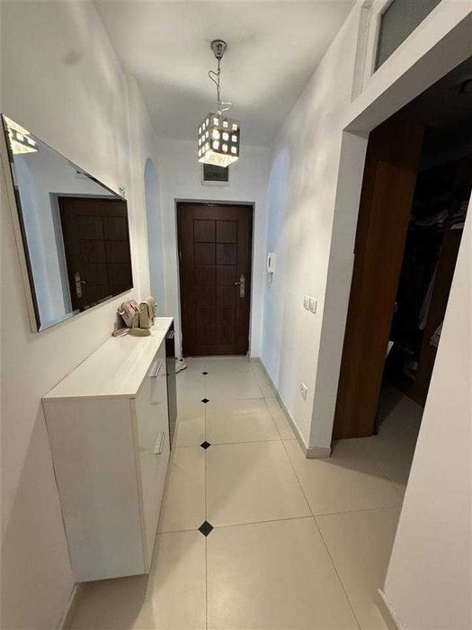 Дава се под наем Тристаен апартамент в Пловдив, Център - 88 кв.м за 453.9 € - Снимка #2