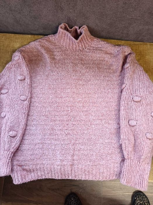 Дамски зимни пуловери