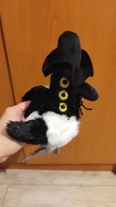 Jucarie de plus noua Sussie din K-Pop Demon Hunters Huntrix