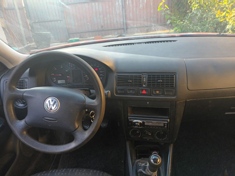 Vând Golf 4 anul 2002