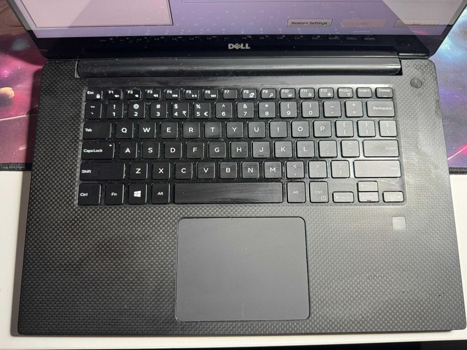 Dell XPS 15 9560