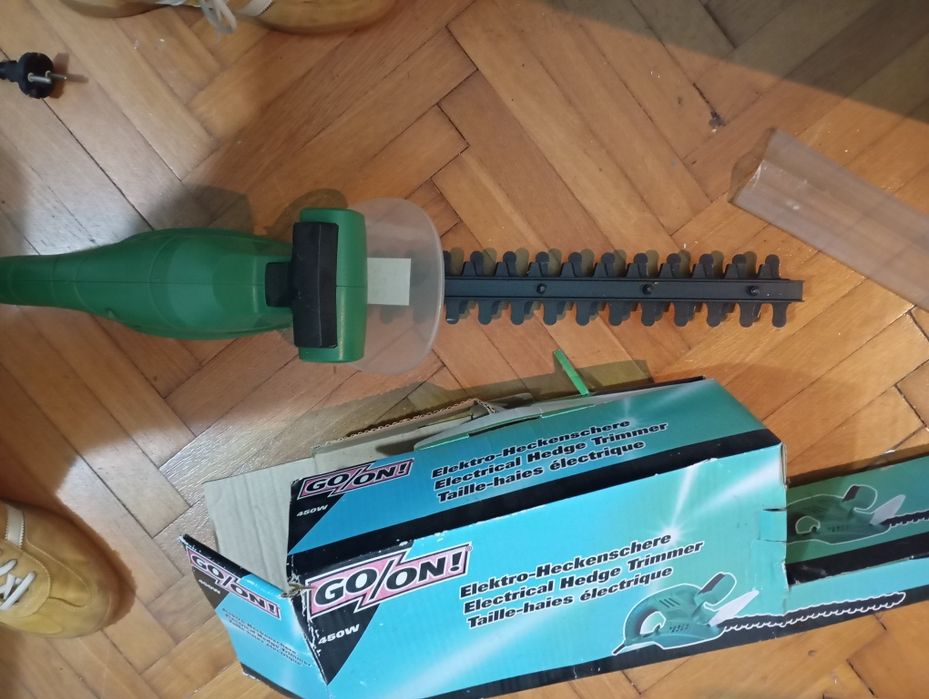 Fierăstrău electric, foarfecă