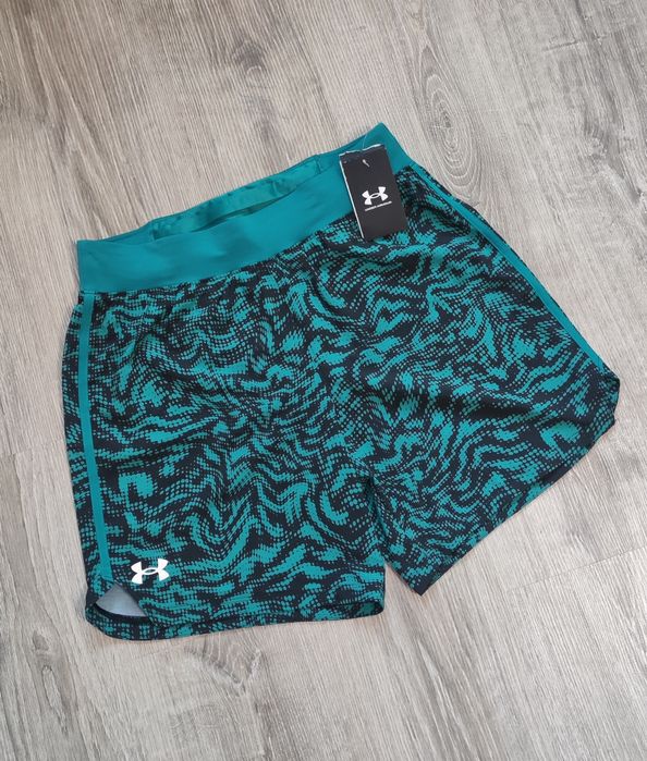 Нови дамски шорти Under Armour M size
