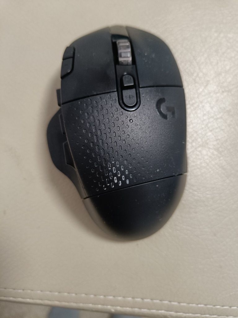 Vând mouse gaming Logitech G 605