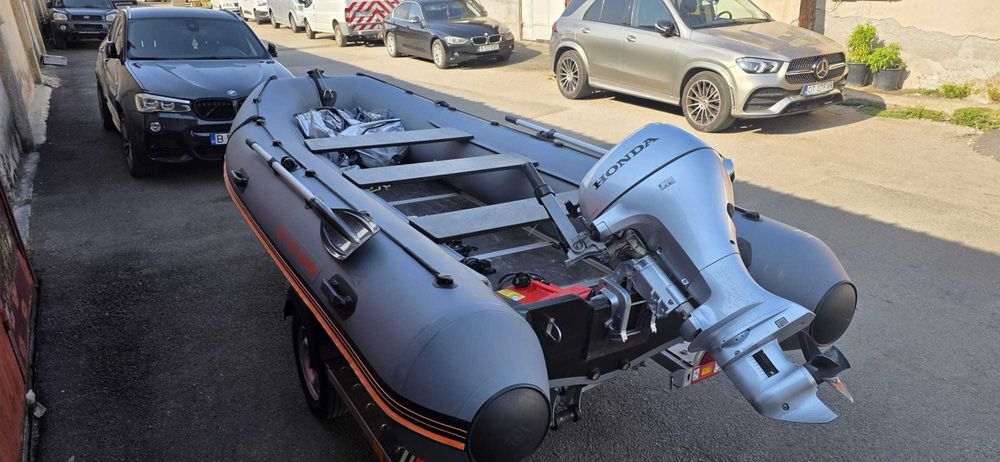 Motor barcă Honda 20 CP si peridoc.