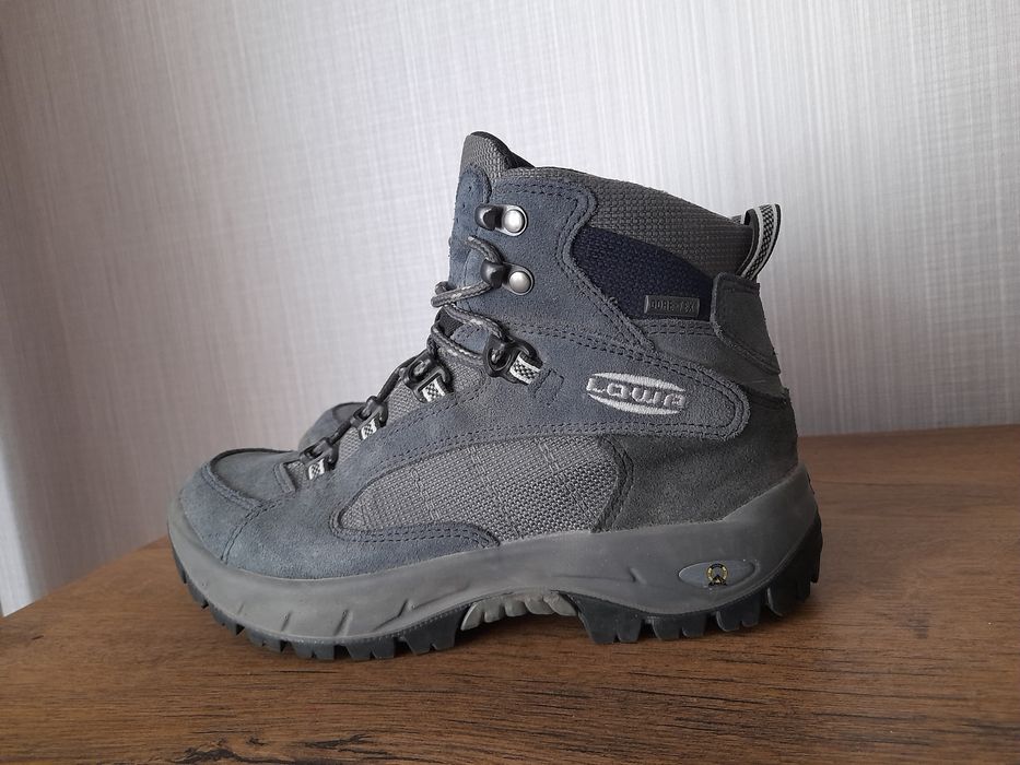 LOWA gore tex обувки 36 номер.
