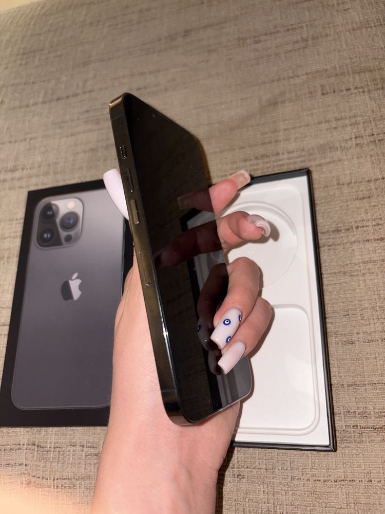 Продавам Iphone 13 pro