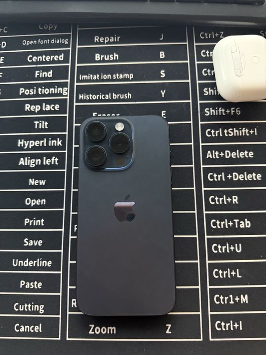 IPhone 15 pro, blue titanium