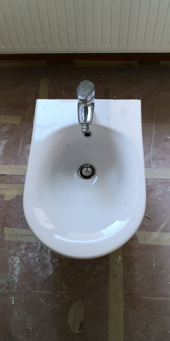 Bideu complet Ideal Standard (incluse baterie, cadru fixare, scurgere)