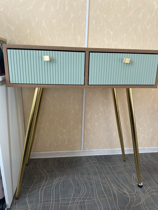 Туалетный столик