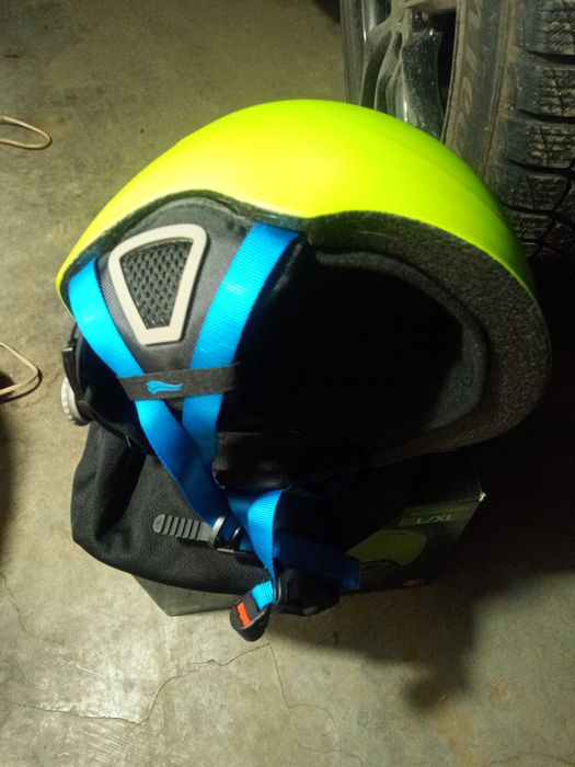 детска ски каска/52-56см/-40лв.