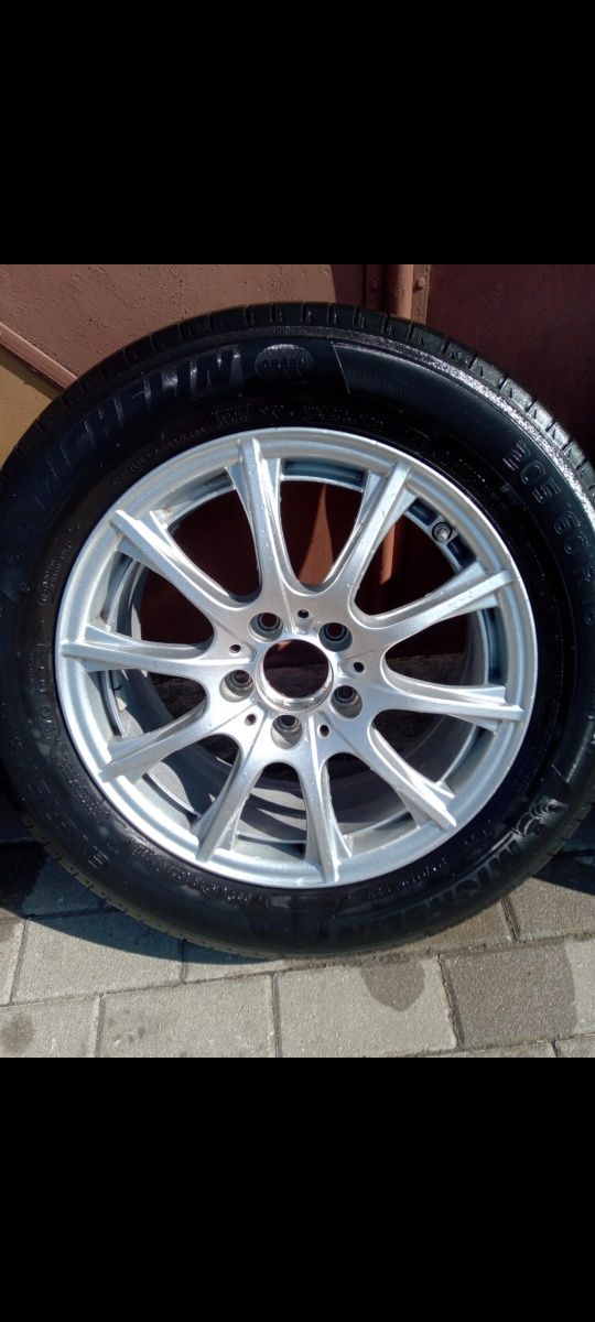 Vând jante originale mercedes r16