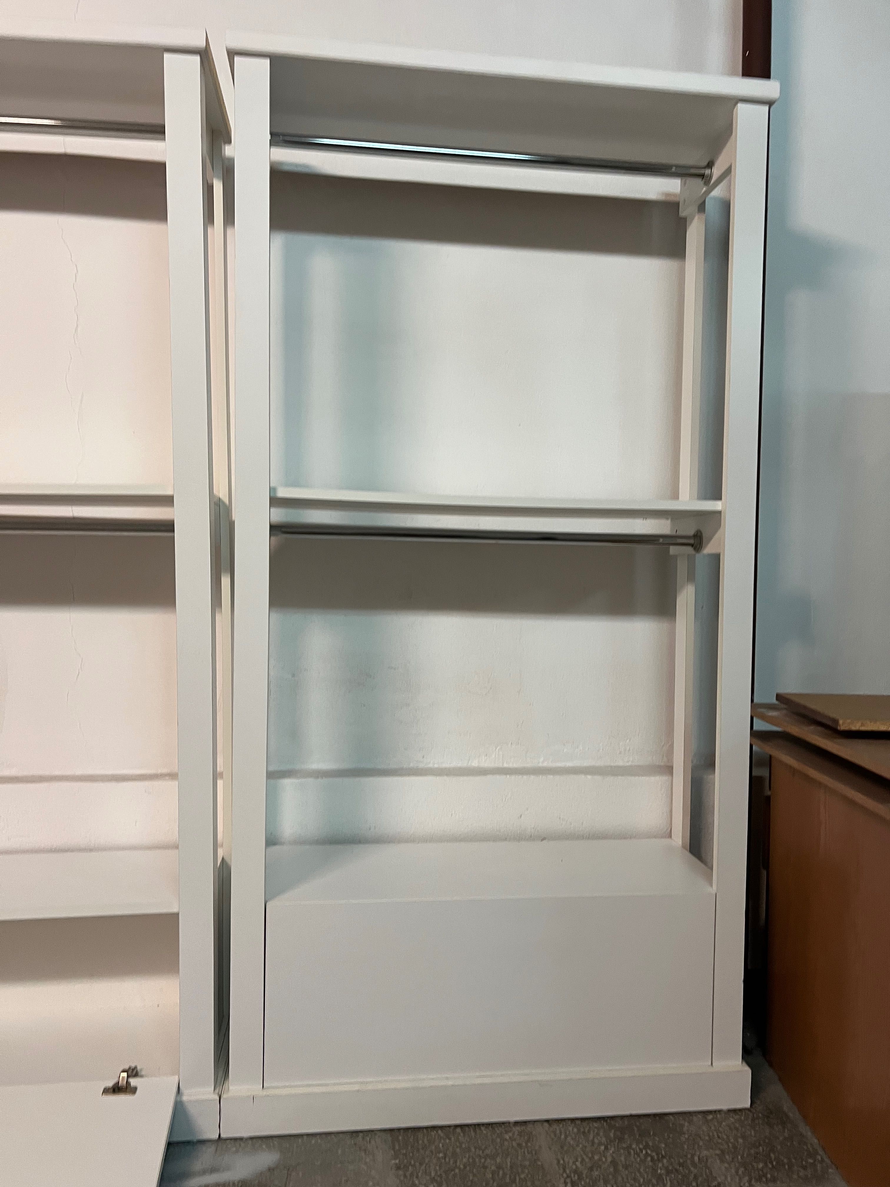 Шкафове за дом или магазин