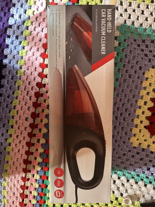 Ръчна прахосмукачка за кола