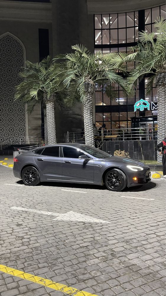 Tesla model S xizmati Buxoro bo’ylab