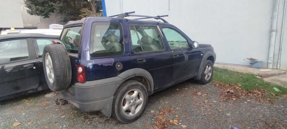 LAND ROVER Frelander1