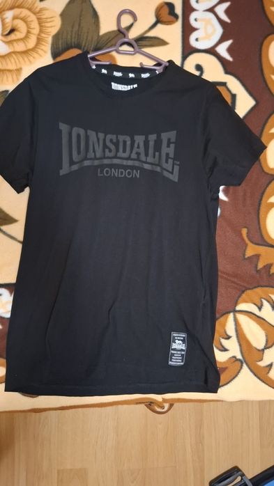 Продавам тениска на Lonsdale като нова