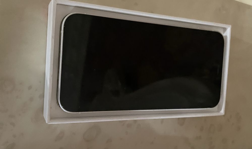 Vand iphone 12 stare noua