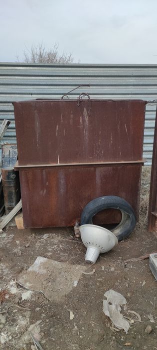 Продам бак 4.5 куб