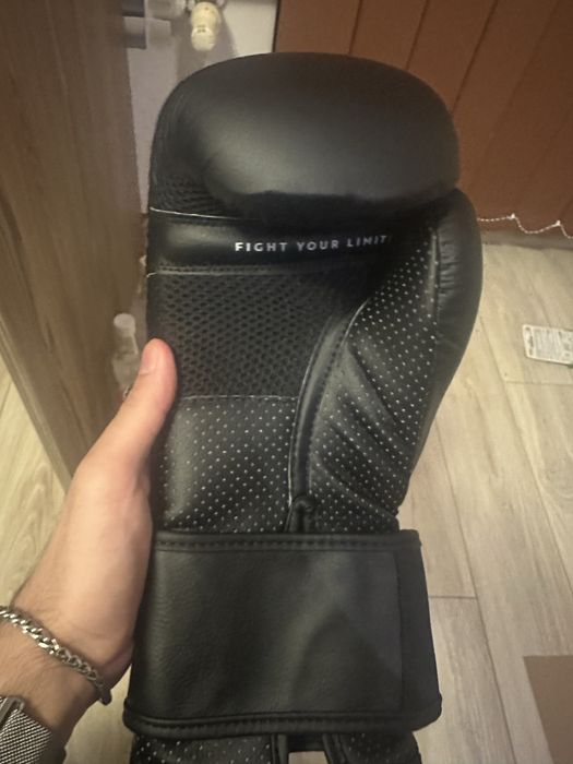 Боксови ръкавици от Декатлон 14oz