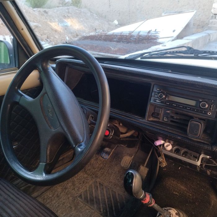 Vaz 2104 Sotiladi 2009 yil xolati yaxshi Bezin