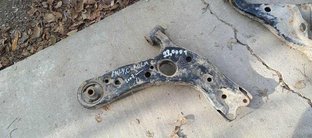 Рычаг на Тойота корола и Хайлюкс