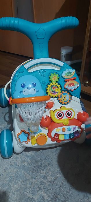 Продаю детские ходунки