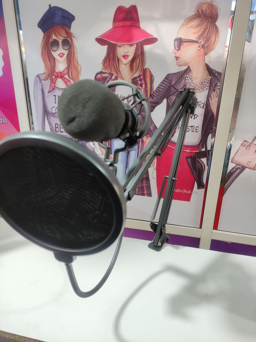 Микрофон с поп фильтром