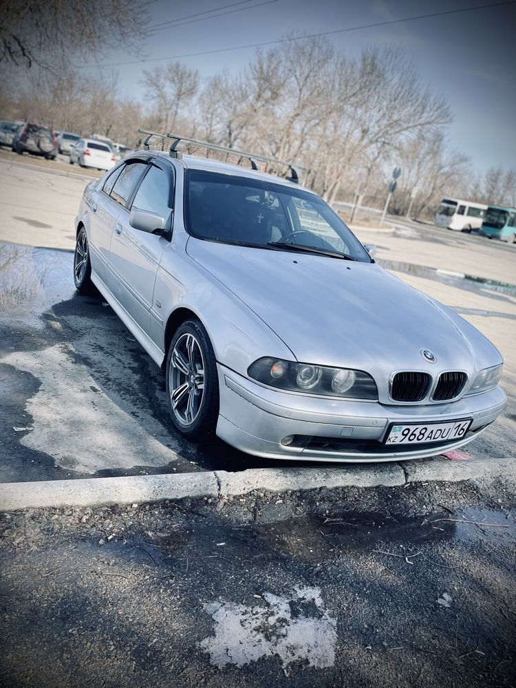 Продам BMW E39 рестайлинг 2001 год