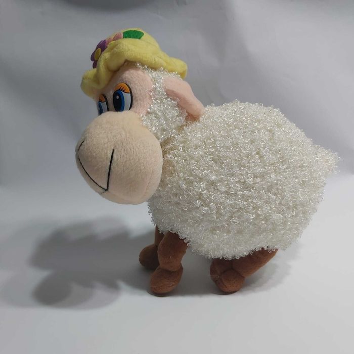 Jucărie pluș oiță