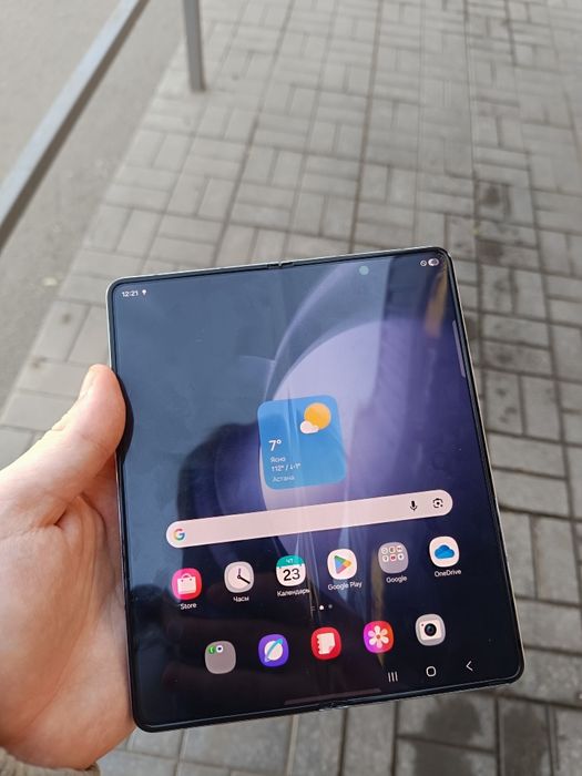 Samsung Z Fold 5